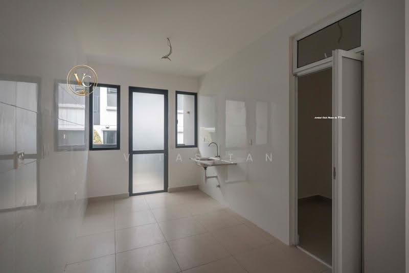 Townhouse for Sale in Eco Ardence (Setia Alam) - Vitas Tan - Kitchen - PropertyGuru.com.my