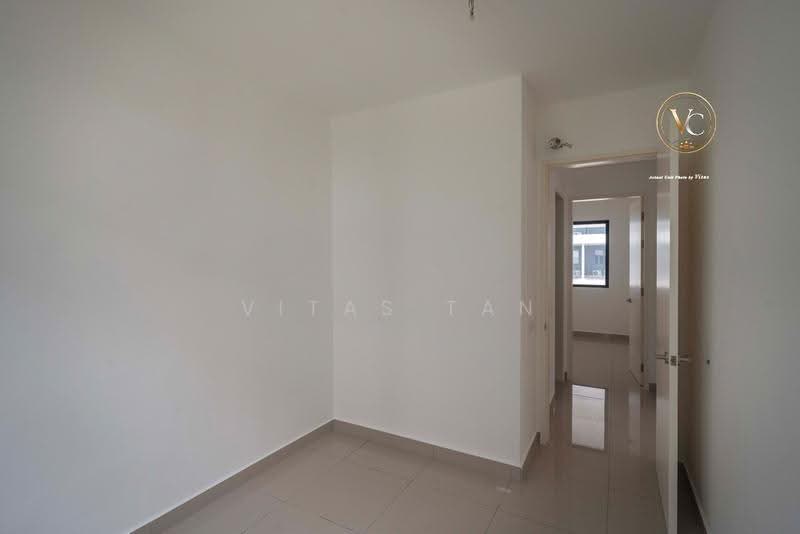 Townhouse for Sale in Eco Ardence (Setia Alam) - Vitas Tan - Corridor - PropertyGuru.com.my