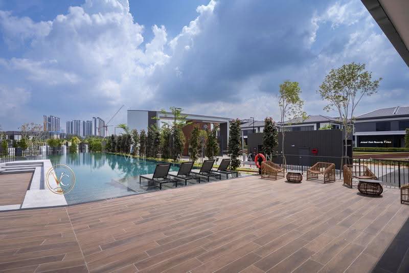 Townhouse for Sale in Eco Ardence (Setia Alam) - Vitas Tan - Pool - PropertyGuru.com.my