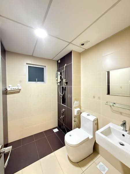 Service Residence for Sale at D'Tasek Residences (Tasek Impian) - Jack Wong - Bathroom - PropertyGuru.com.my