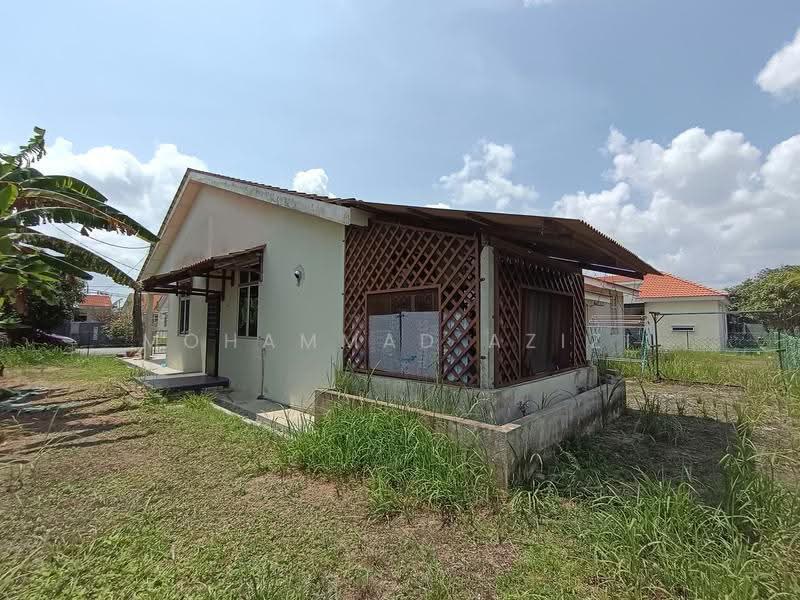 Semi-Detached House for Sale in Perkampungan Indera Sempurna (Penor) - Mohammad Azizi - Exterior - PropertyGuru.com.my