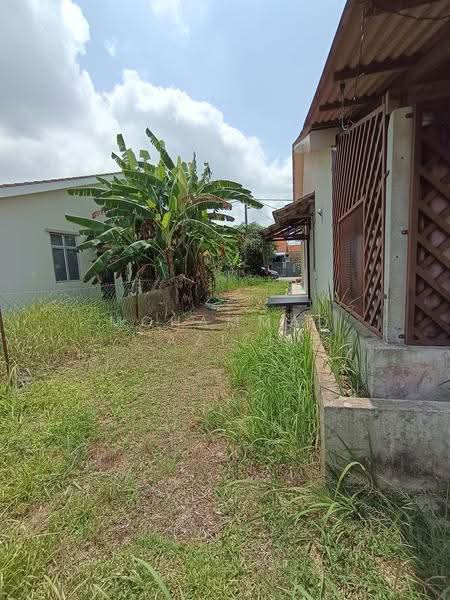 Semi-Detached House for Sale in Perkampungan Indera Sempurna (Penor) - Mohammad Azizi - Exterior - PropertyGuru.com.my