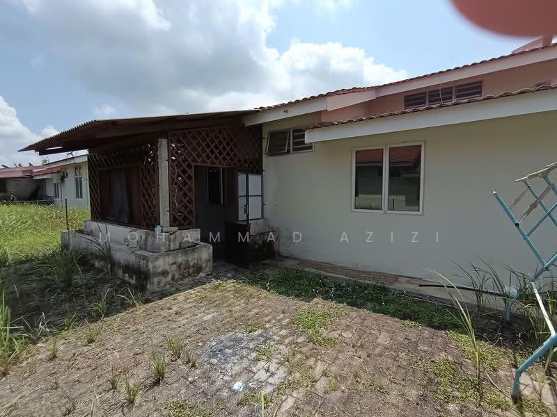 Semi-Detached House for Sale in Perkampungan Indera Sempurna (Penor) - Mohammad Azizi - Exterior - PropertyGuru.com.my