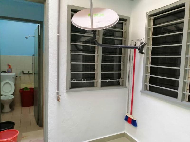 Apartment for Sale at Taman Cahaya Indah - Tom Foo - Bathroom - PropertyGuru.com.my