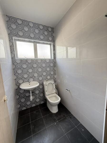 Rumah Teres 1-Tingkat untuk Disewa di Bercham (Ipoh) - Kelvin Chong - Bathroom - PropertyGuru.com.my