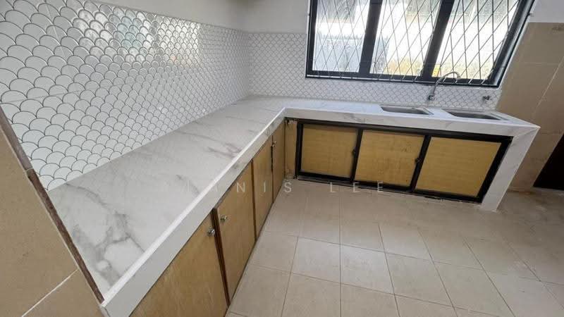 Rumah Teres 2-Tingkat untuk Disewa di Taman Johor Jaya (Johor Bahru) - Alanis Lee - Kitchen - PropertyGuru.com.my