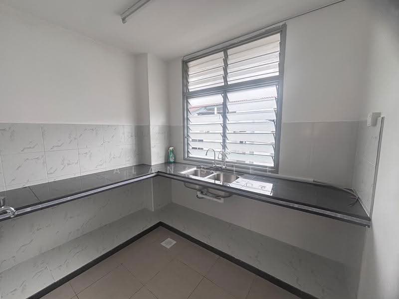 Rumah Bandar untuk Disewa di Taman Adda Heights (Tebrau) - Alanis Lee - Kitchen - PropertyGuru.com.my