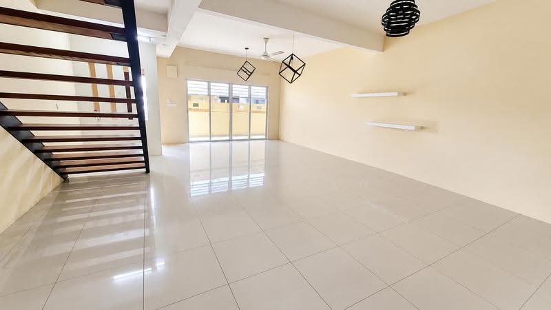 Rumah Teres 2-Tingkat untuk Dijual di Kuala Selangor (Selangor) - Lucas Loh - Living Room - PropertyGuru.com.my