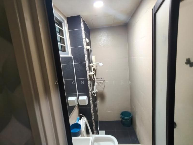 Apartment for Rent at Perling Heights Apartments - Alanis Lee - Bathroom - PropertyGuru.com.my