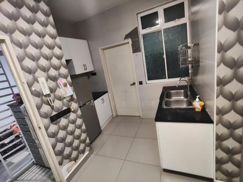 Apartment for Rent at Perling Heights Apartments - Alanis Lee - Kitchen - PropertyGuru.com.my