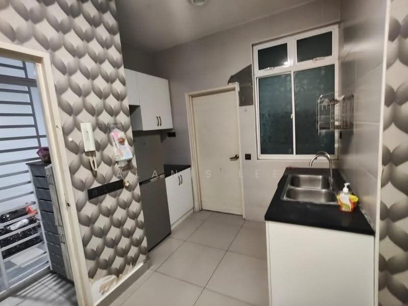 Apartment for Rent at Perling Heights Apartments - Alanis Lee - Kitchen - PropertyGuru.com.my