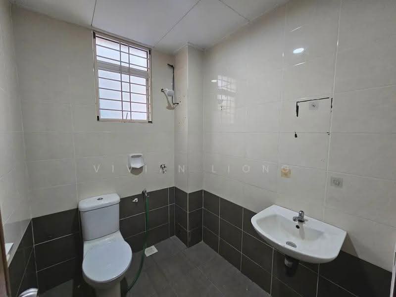 2-storey Terraced House for Rent in Taman Pelangi Semenyih (Semenyih) - Vivian Liong - Bathroom - PropertyGuru.com.my