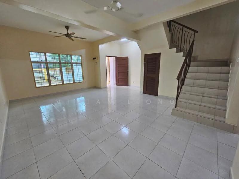 2-storey Terraced House for Rent in Taman Pelangi Semenyih (Semenyih) - Vivian Liong - Living Room - PropertyGuru.com.my