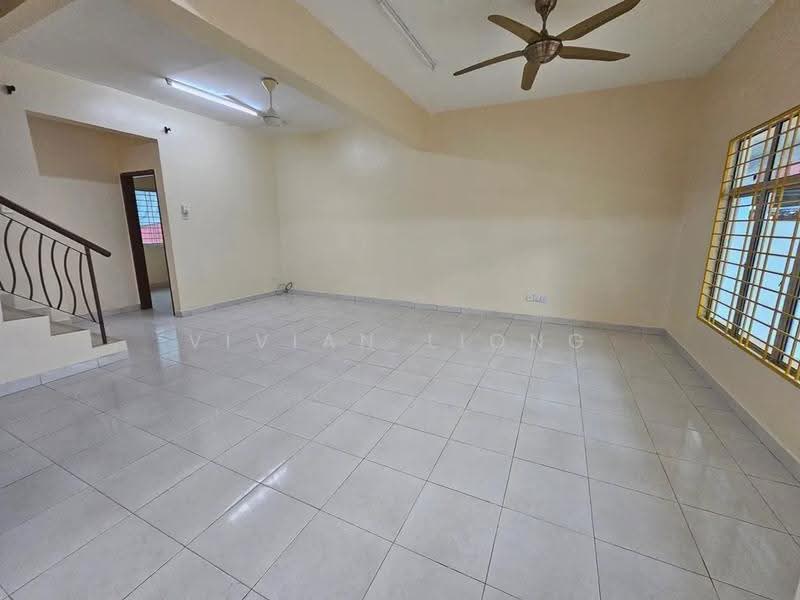 2-storey Terraced House for Rent in Taman Pelangi Semenyih (Semenyih) - Vivian Liong - Living Room - PropertyGuru.com.my