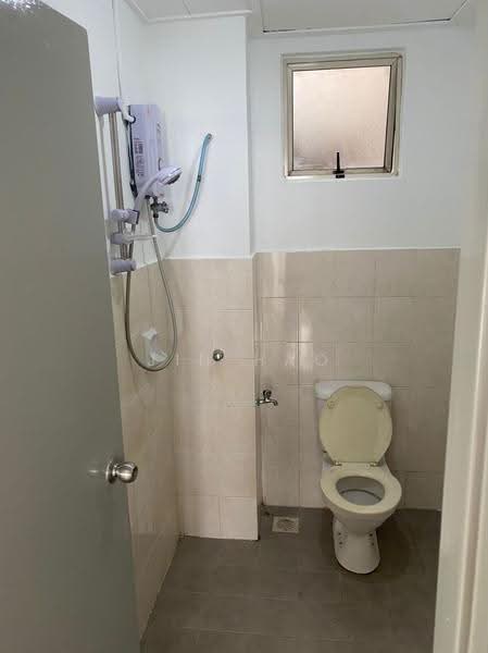 Kediaman Servis untuk Dijual di Fortune Avenue - Jin Hao - Bathroom - PropertyGuru.com.my