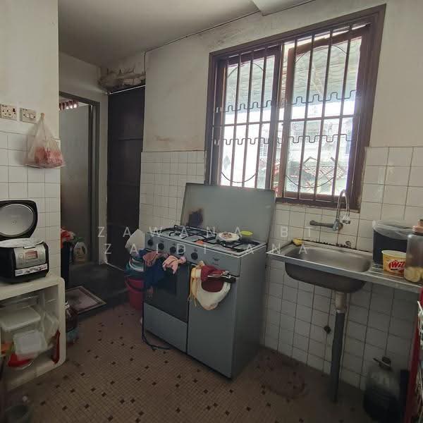 Rumah Teres 2-Tingkat untuk Dijual di Taman Melawati (Ulu Kelang) - Zawana BT Zaidi Ana - Kitchen - PropertyGuru.com.my