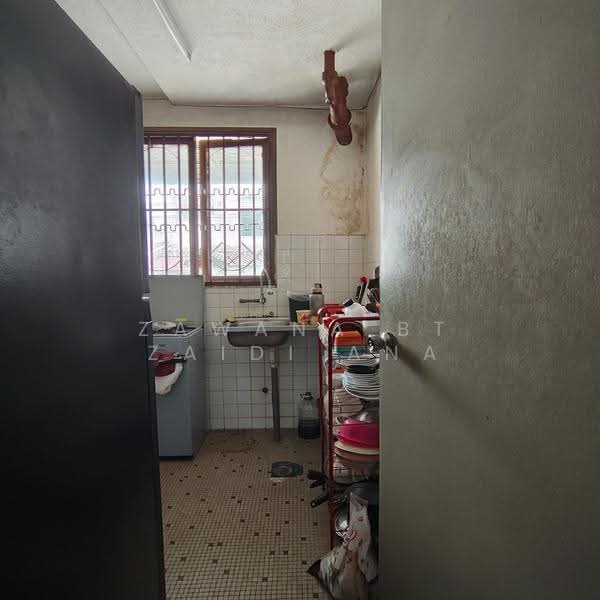 Rumah Teres 2-Tingkat untuk Dijual di Taman Melawati (Ulu Kelang) - Zawana BT Zaidi Ana - Kitchen - PropertyGuru.com.my