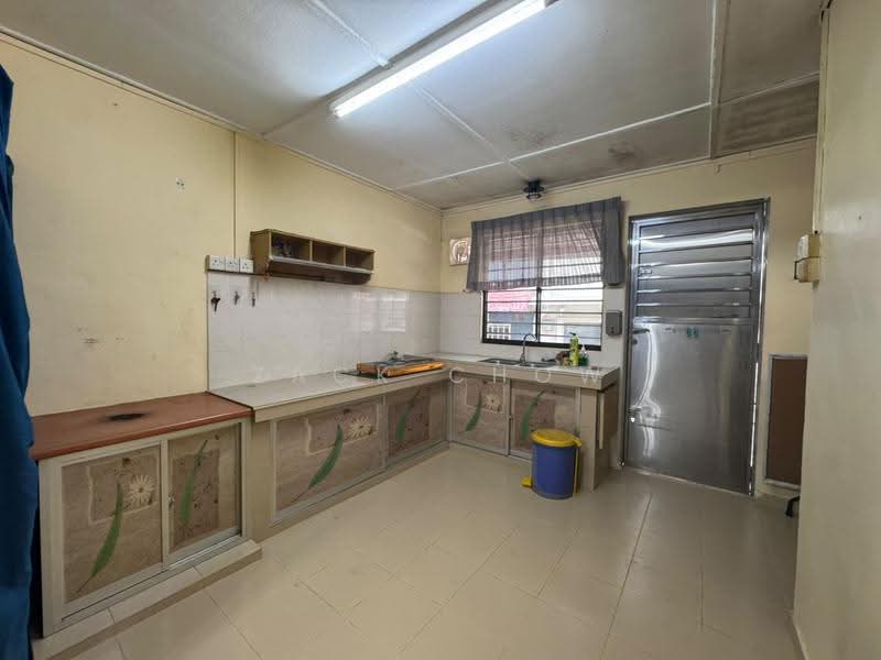 2-storey Terraced House for Sale in Permas Jaya (Johor Bahru) - Zack Chow - Kitchen - PropertyGuru.com.my