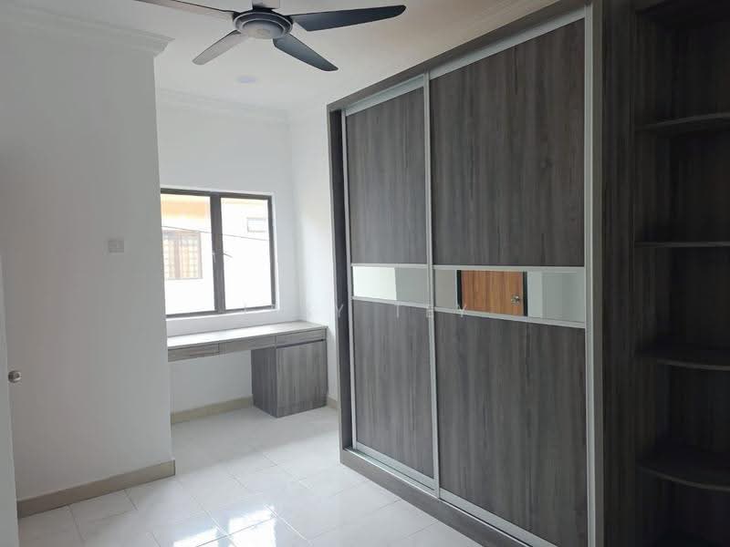 Rumah Teres 2-Tingkat untuk Dijual di Taman Mount Austin (Tebrau) - Jesy Tey - Study - PropertyGuru.com.my