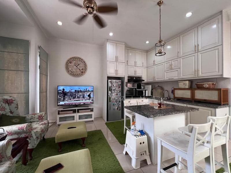 Rumah Teres 2-Tingkat untuk Dijual di Bukit Jelutong (Shah Alam) - Wan Azima - Living Room - PropertyGuru.com.my