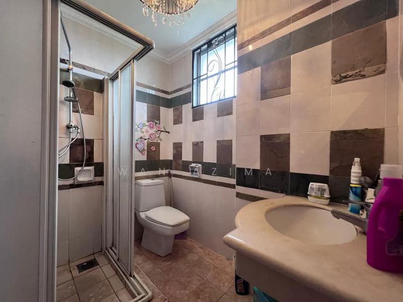 Rumah Teres 2-Tingkat untuk Dijual di Bukit Jelutong (Shah Alam) - Wan Azima - Bathroom - PropertyGuru.com.my