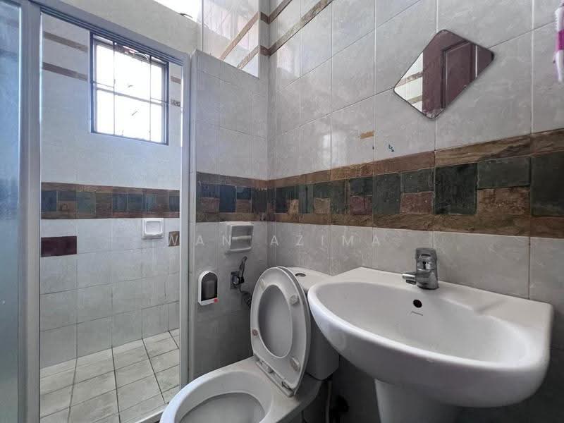 Rumah Teres 2-Tingkat untuk Dijual di Bukit Jelutong (Shah Alam) - Wan Azima - Bathroom - PropertyGuru.com.my