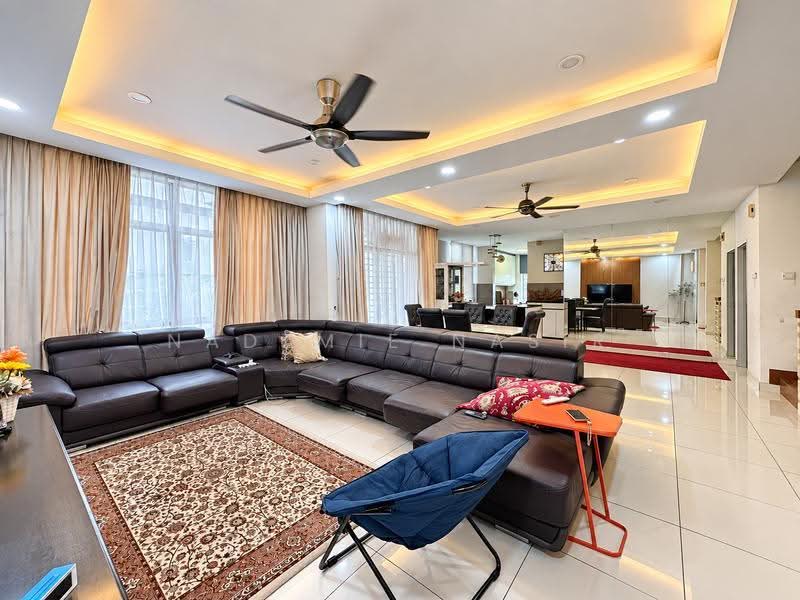 Rumah Berkembar untuk Dijual di Saujana Villa (Kajang) - Nadzmie Nasir - Living Room - PropertyGuru.com.my