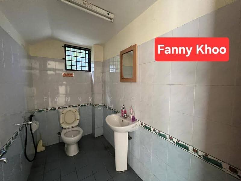 Gudang untuk Dijual di Kota Kinabalu (Sabah) - Fanny Khoo Leh Chan - Bathroom - PropertyGuru.com.my