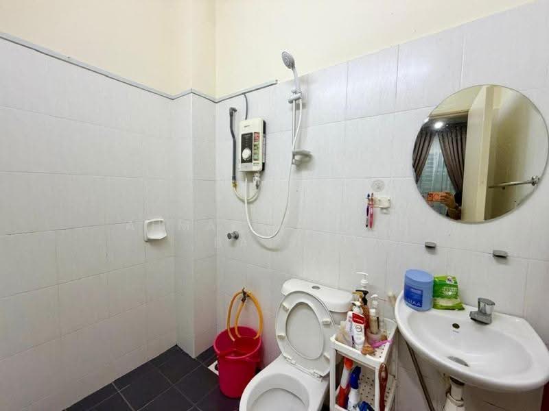 1-storey Terraced House for Sale in Taman Bukit Katil Damai (Bukit Katil) - Ahmad Faizal Basri - Bathroom - PropertyGuru.com.my