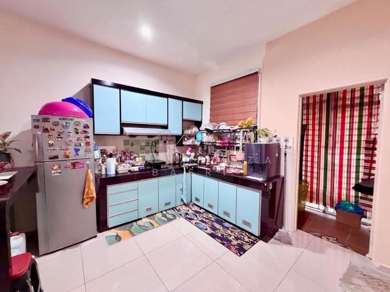 1-storey Terraced House for Sale in Taman Bukit Katil Damai (Bukit Katil) - Ahmad Faizal Basri - Kitchen - PropertyGuru.com.my