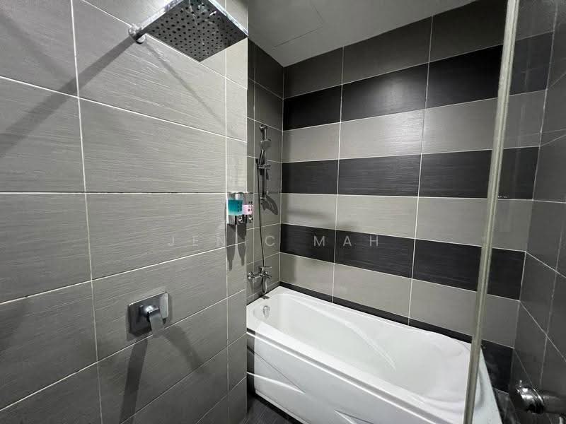 Kondominium untuk Dijual di KSL D'Esplanade Residence - Jenic Mah - Bathroom - PropertyGuru.com.my