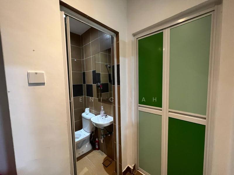 Kondominium untuk Dijual di KSL D'Esplanade Residence - Jenic Mah - Bathroom - PropertyGuru.com.my
