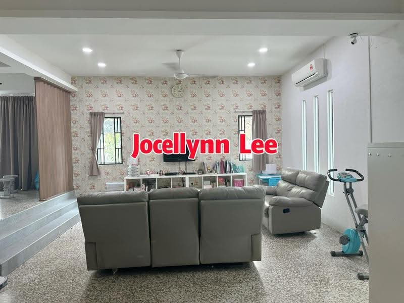 Semi-Detached House for Rent in Gelugor (Gelugor) - Jocellynn Lee - Living Room - PropertyGuru.com.my