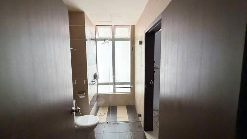 Kondominium untuk Dijual di KSL D'Esplanade Residence - Jenic Mah - Bathroom - PropertyGuru.com.my