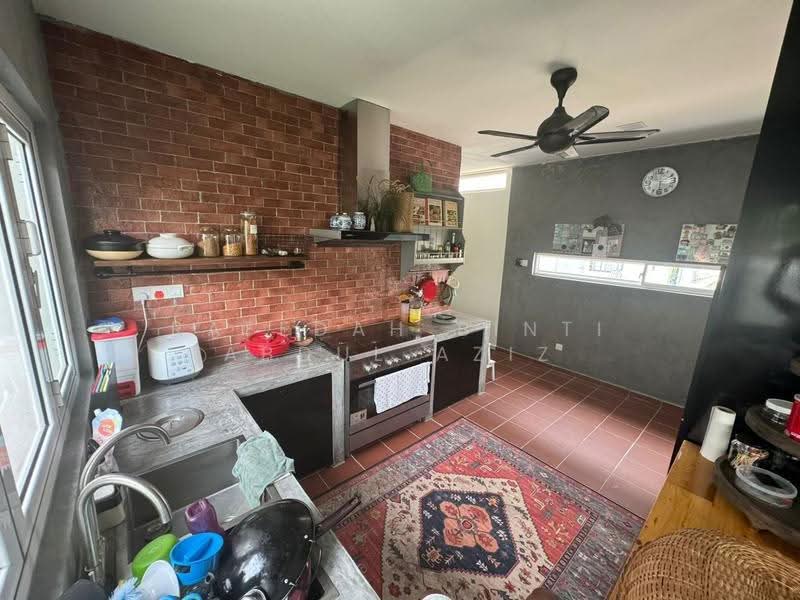 Terraced House for Sale in Kuala Selangor (Selangor) - Rafedah Binti Abdul Aziz - Kitchen - PropertyGuru.com.my