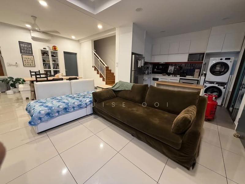 Rumah Bandar untuk Dijual di Sepang (Selangor) - Louise Ooi - Living Room - PropertyGuru.com.my