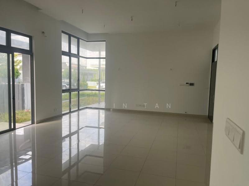 Rumah Berkembar untuk Dijual di Kota Kemuning (Shah Alam) - Kelvin Tan - Living Room - PropertyGuru.com.my
