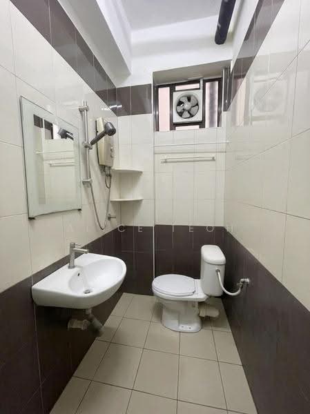 Rumah Flat untuk Dijual di Taman Lembah Sungai - Alice Teoh - Bathroom - PropertyGuru.com.my