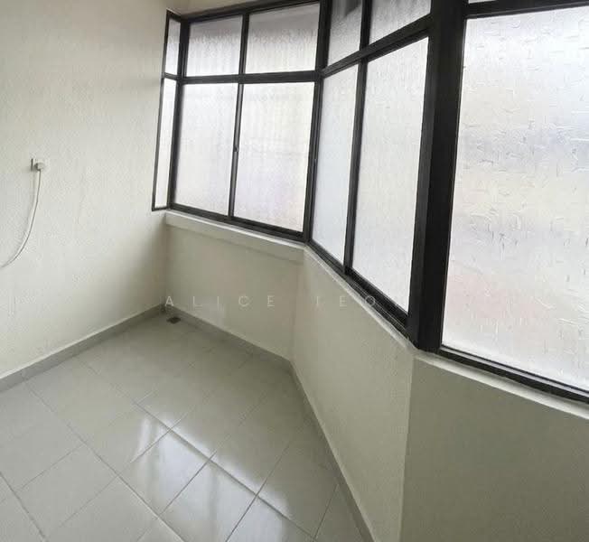 Rumah Flat untuk Dijual di Taman Lembah Sungai - Alice Teoh - Balcony - PropertyGuru.com.my