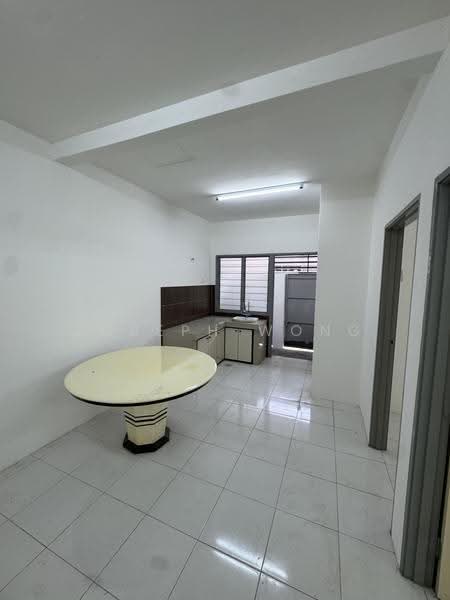 1.5-storey Terraced House for Rent in Taman Putri Lindungan Bintang (Ipoh) - Joseph Wong - Kitchen - PropertyGuru.com.my