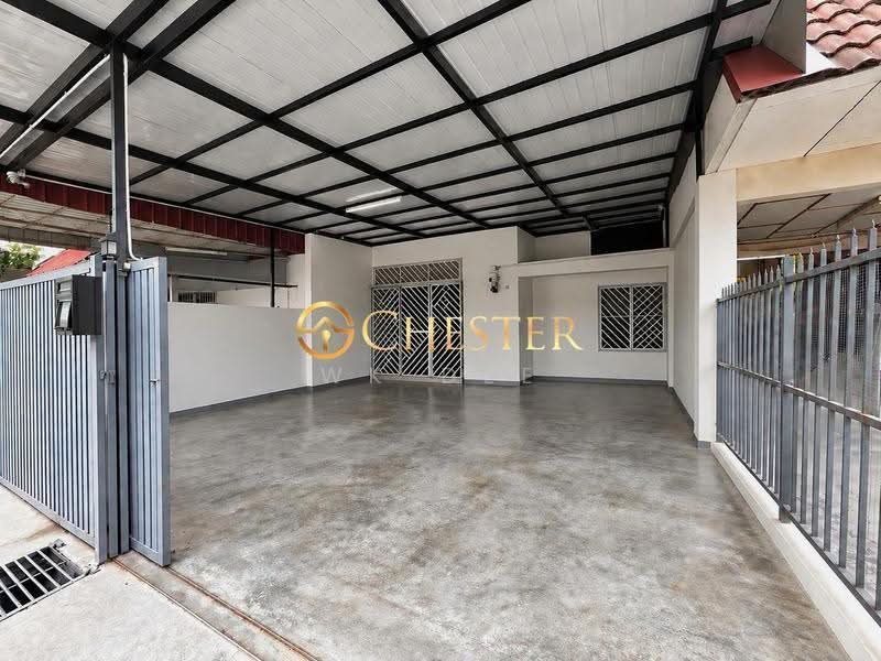1-storey Terraced House for Sale in Taman Kampung Majid (Kluang) - WK Dee - Exterior - PropertyGuru.com.my