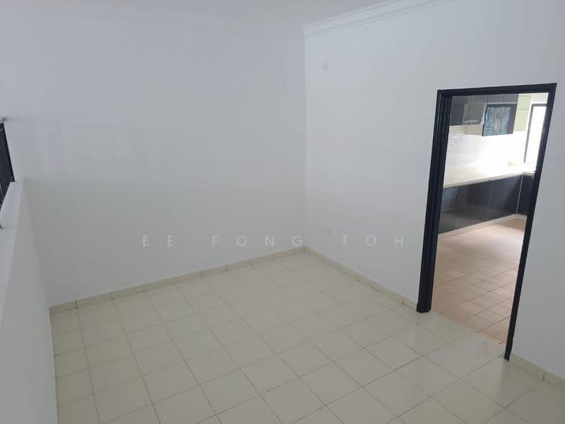 Rumah Teres 2-Tingkat untuk Dijual di Taman Mount Austin (Tebrau) - Ee Fong Toh - Kitchen - PropertyGuru.com.my