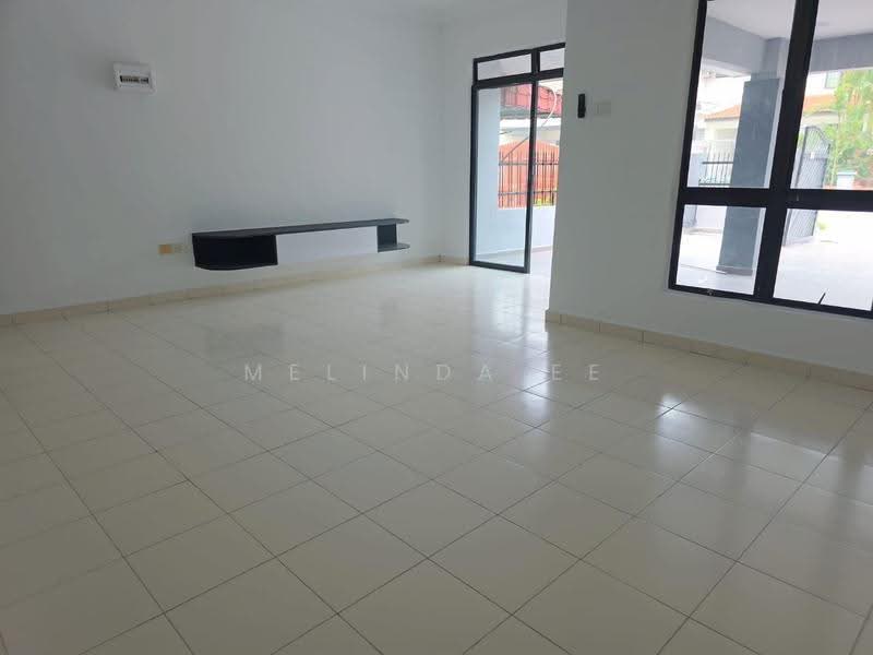 2-storey Terraced House for Sale in Taman Mount Austin (Tebrau) - Melinda Ee - Living Room - PropertyGuru.com.my