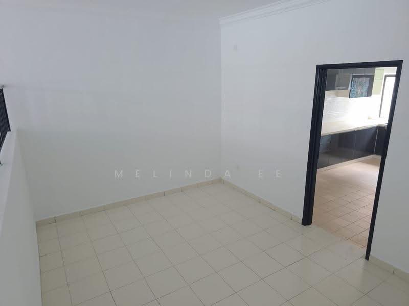2-storey Terraced House for Sale in Taman Mount Austin (Tebrau) - Melinda Ee - Kitchen - PropertyGuru.com.my