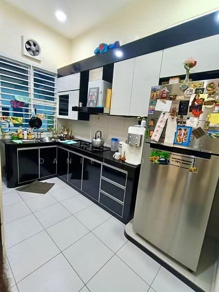1-storey Terraced House for Sale in Bandar Putra Kulai (Kulai) - Daniel Yong - Kitchen - PropertyGuru.com.my