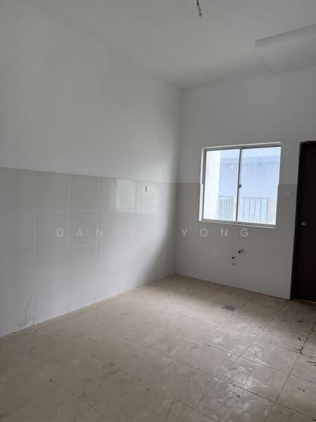 Rumah Teres 2-Tingkat untuk Dijual di Taman Nusa Damai (Pasir Gudang) - Daniel Yong - Kitchen - PropertyGuru.com.my