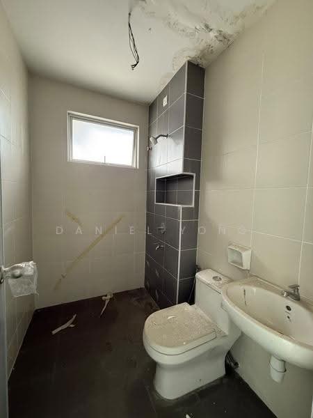Rumah Teres 2-Tingkat untuk Dijual di Taman Nusa Damai (Pasir Gudang) - Daniel Yong - Bathroom - PropertyGuru.com.my