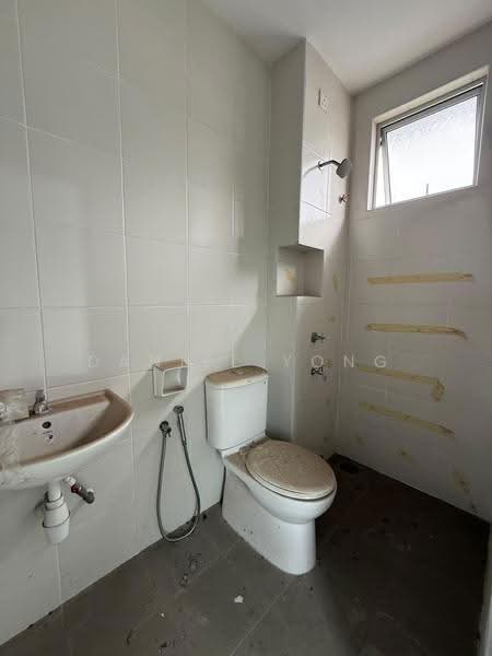 Rumah Teres 2-Tingkat untuk Dijual di Taman Nusa Damai (Pasir Gudang) - Daniel Yong - Bathroom - PropertyGuru.com.my