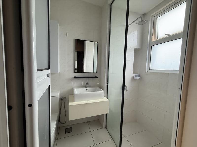Kediaman Servis untuk Dijual di Eco Sky - QI Hao - Bathroom - PropertyGuru.com.my