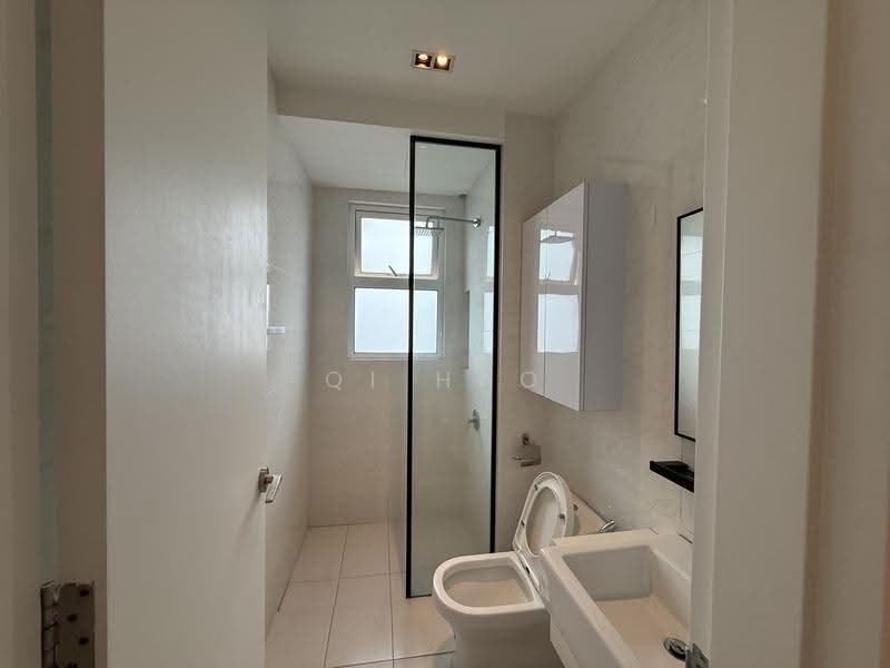 Kediaman Servis untuk Dijual di Eco Sky - QI Hao - Bathroom - PropertyGuru.com.my